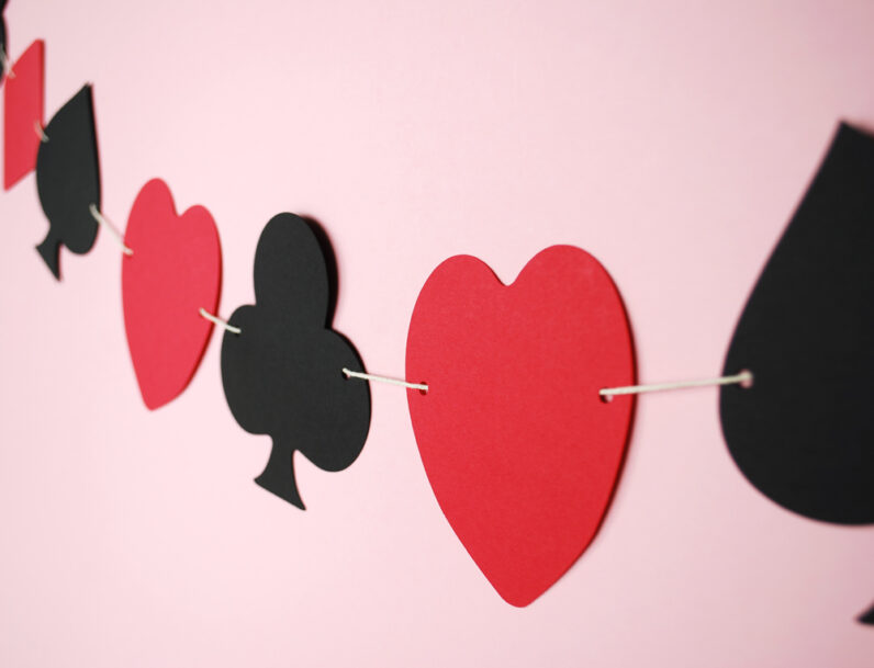 Playing Card Suite Symbols Paper Garland 5 ft.