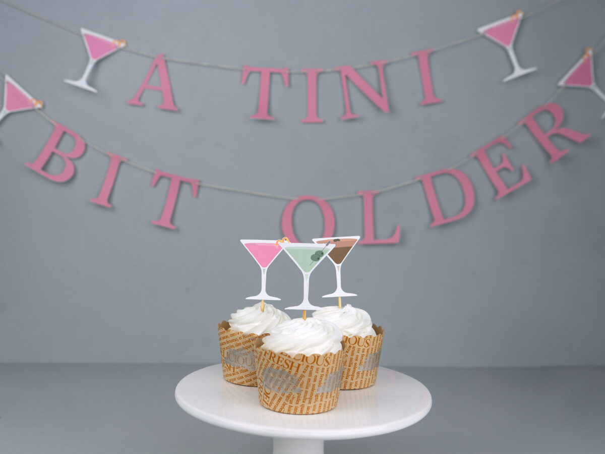 Martini Paper Garland 5 ft. BW177812 - Image 2